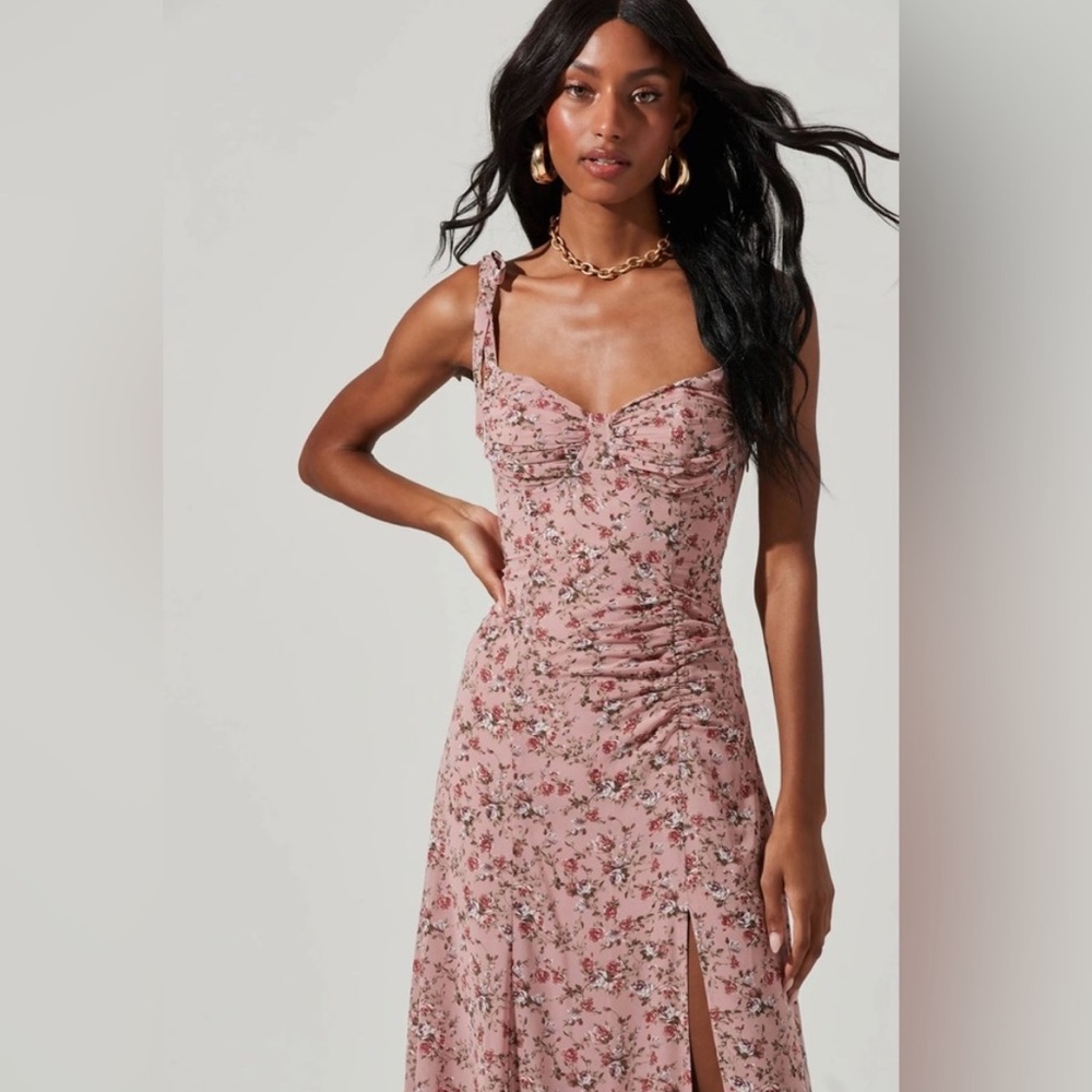 Astr Milkmaid Mauve Midi Dress